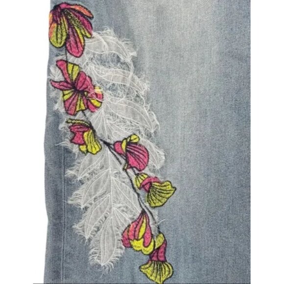 DG2 Diane Gilman Embroidered Cropped Wide Leg Jeans 696-858 Chambray Size 6 - Picture 3 of 6